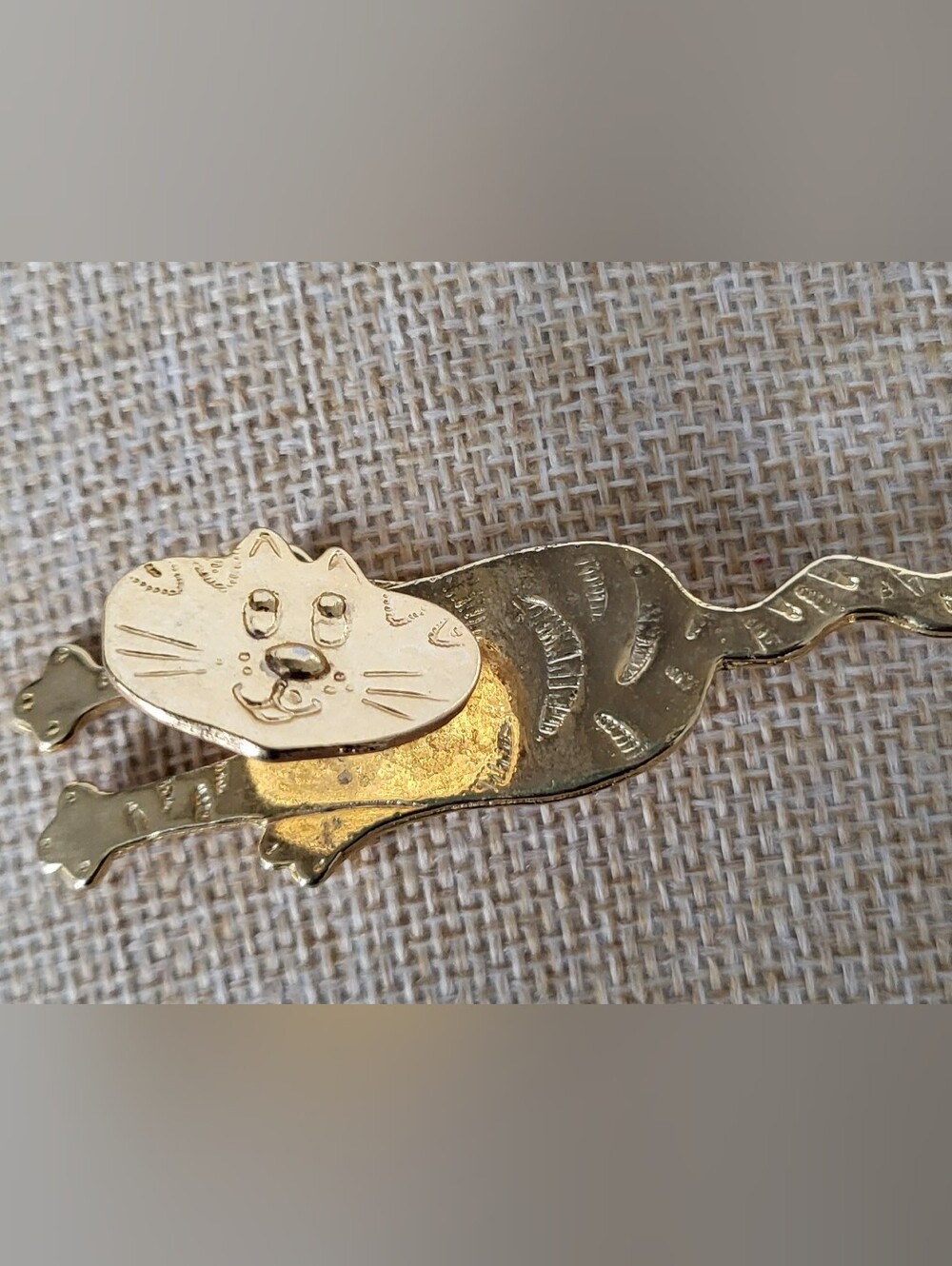 RARE VTG A.J.C Articulated Cat Brooch Goldtone